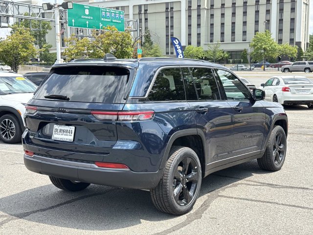 New 2026 Jeep Grand Cherokee Limited w/ Limited Altitude Package AWD/4WD image 2