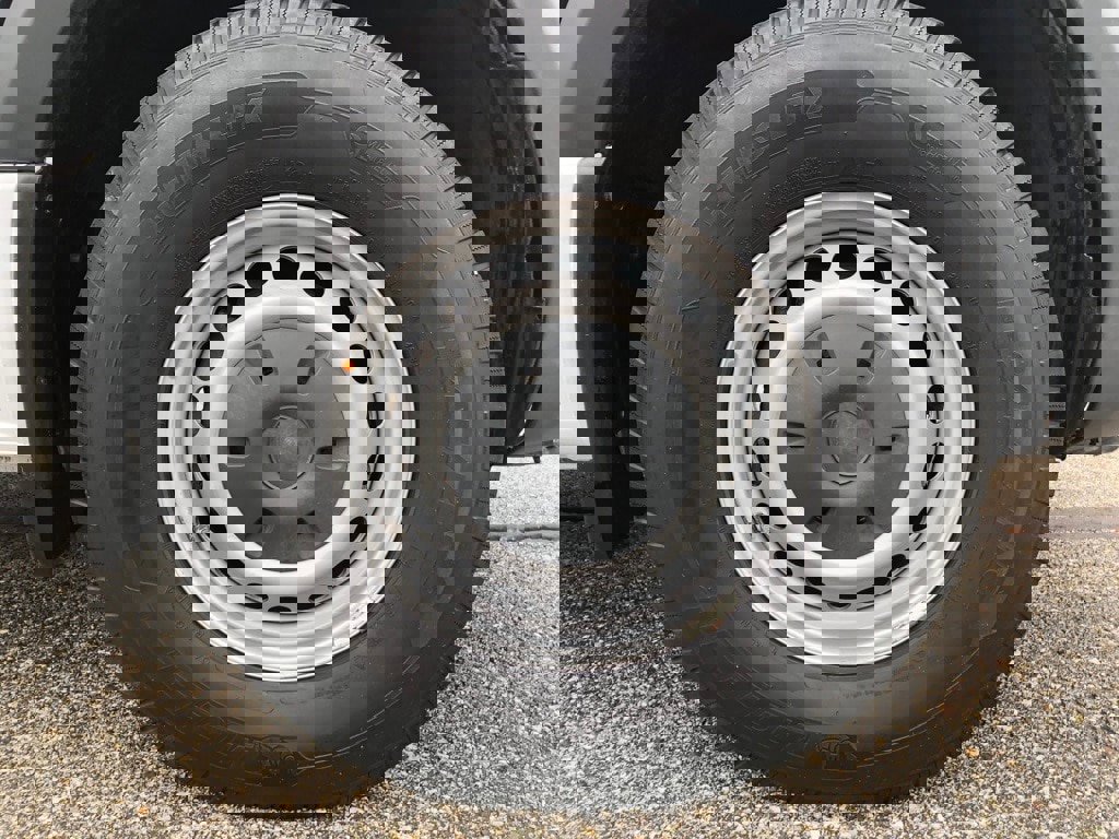 Used 2019 Freightliner Sprinter 2500 w/ Driver Convenience Package image 9