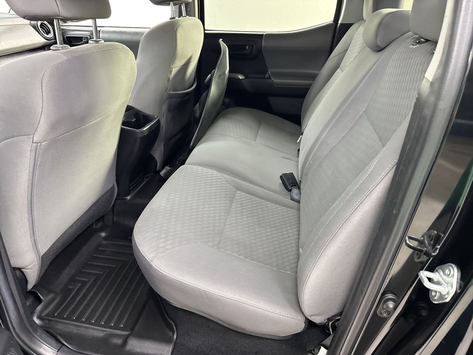 Used 2022 Toyota Tacoma SR5 AWD/4WD image 36