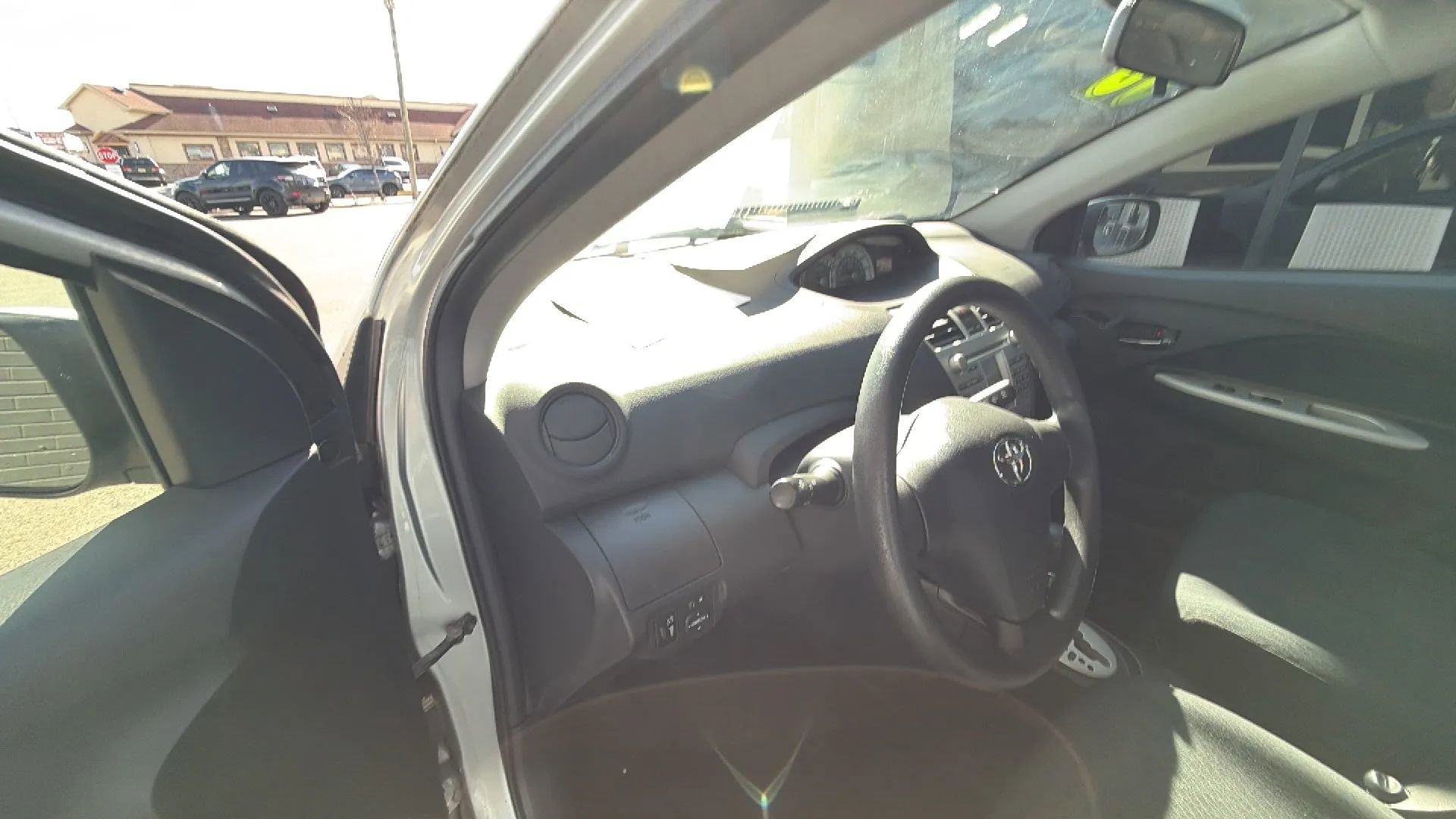 Used 2008 Toyota Yaris S image 38