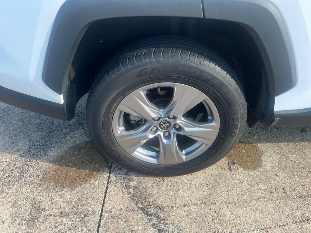 Used 2023 Toyota RAV4 XLE AWD/4WD image 14