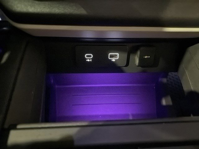 Used 2024 Land Rover Defender 110 X-Dynamic SE image 20