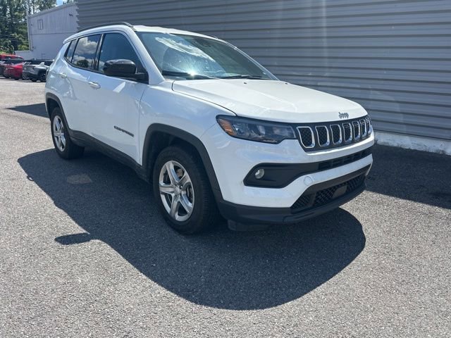 Used 2024 Jeep Compass Latitude AWD/4WD image 3