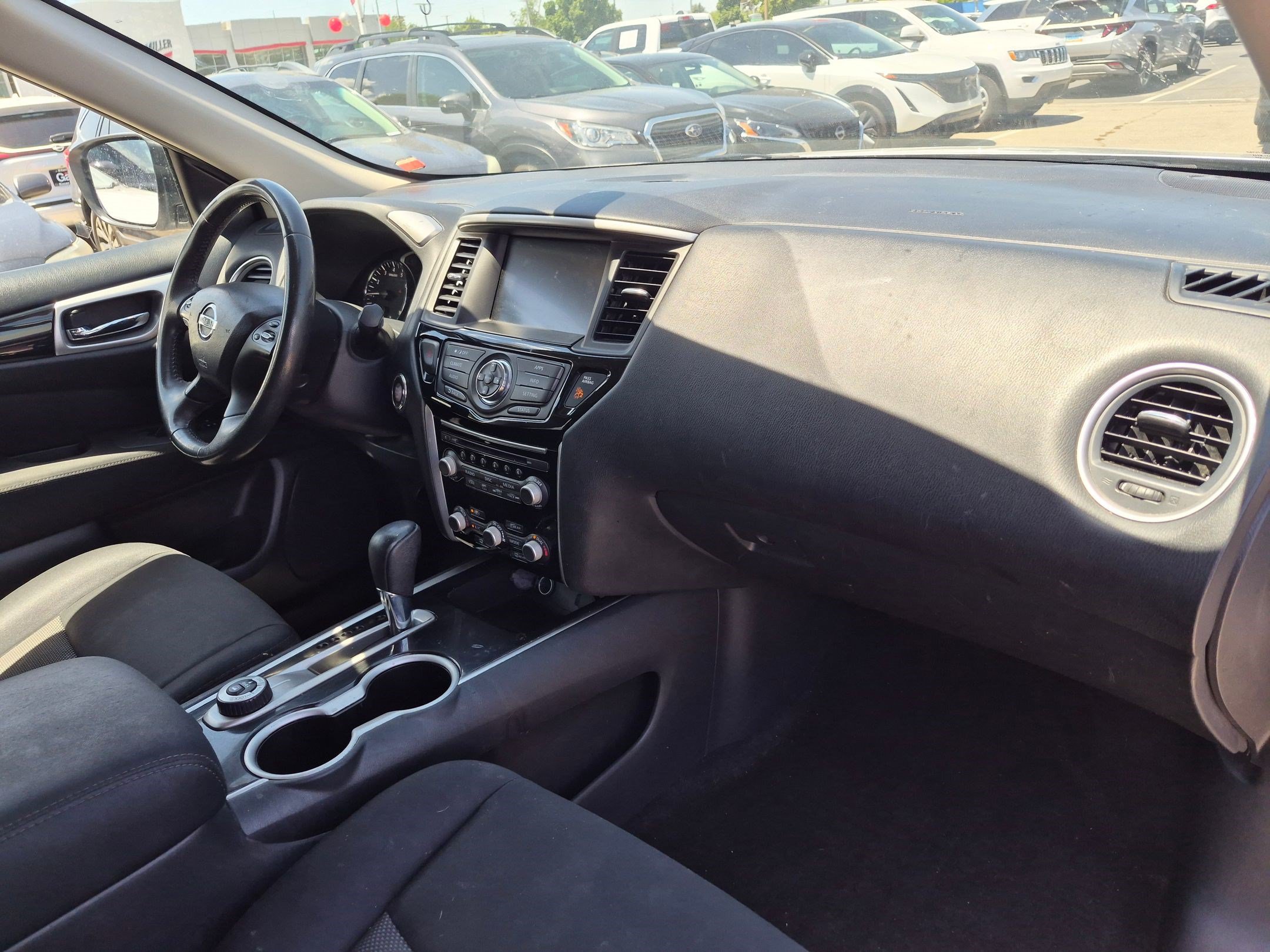 Used 2017 Nissan Pathfinder SV AWD/4WD image 31