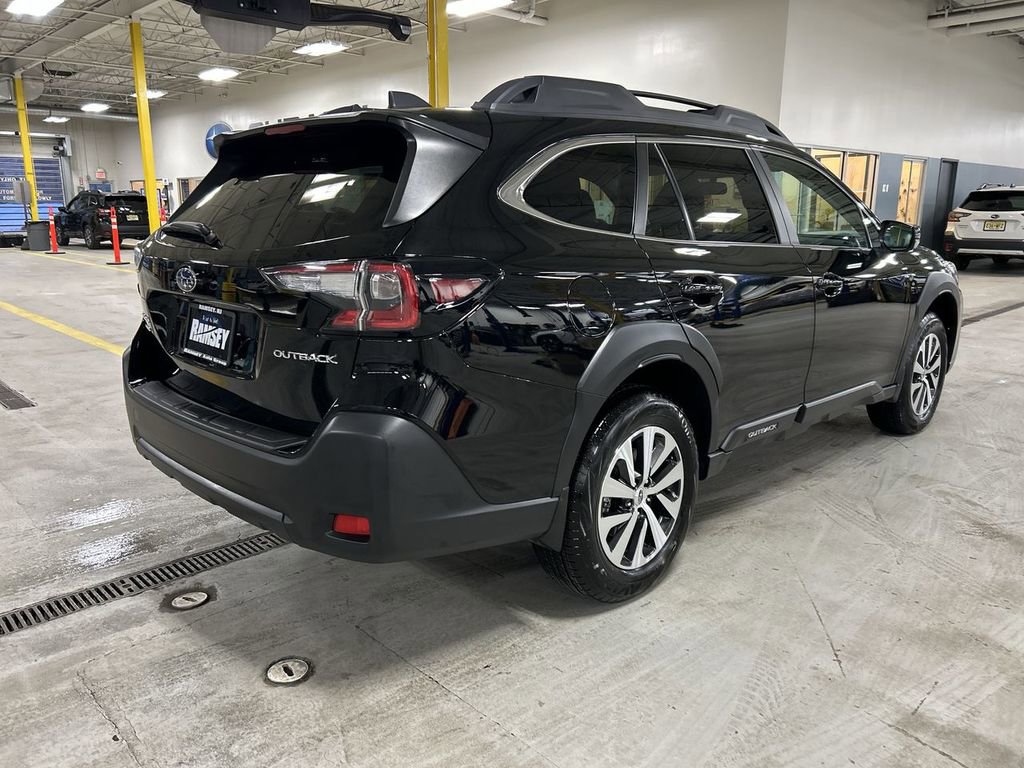 Certified 2025 Subaru Outback Premium image 8