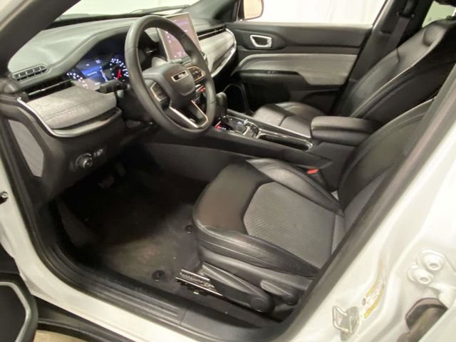 Used 2024 Jeep Compass Latitude image 11