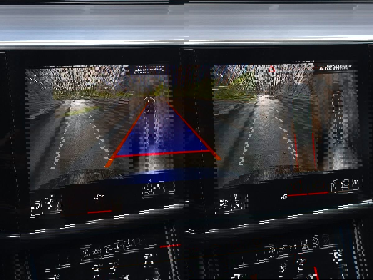 Used 2021 Audi A8 L 3.0T w/ Executive Plus Package image 33