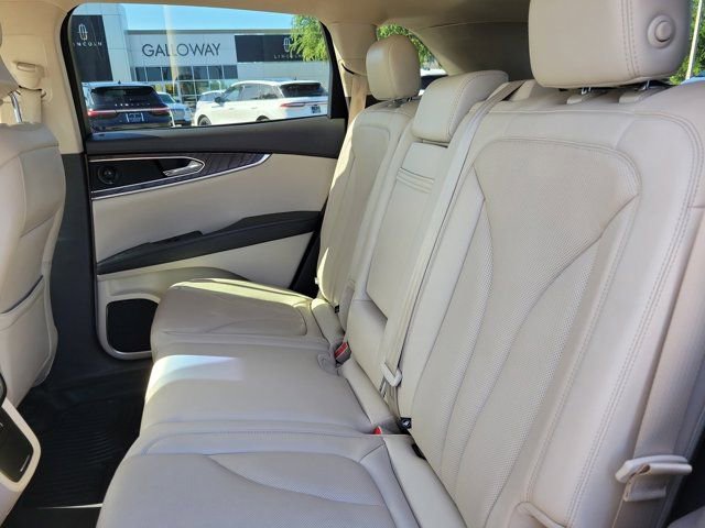 Certified 2019 Lincoln Nautilus Reserve w/ Drivers Assistance Package image 17