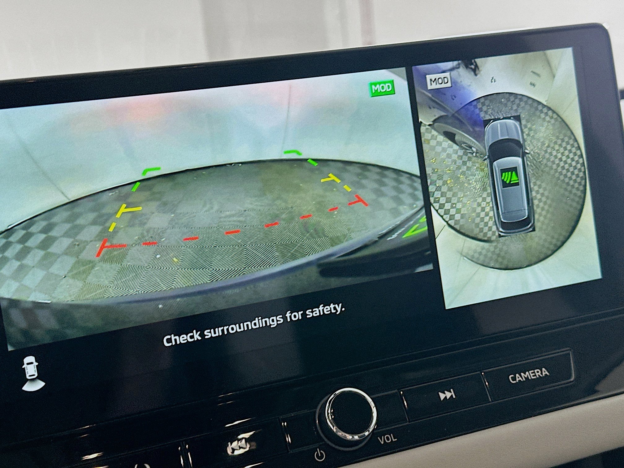 Used 2025 Mitsubishi Outlander SE image 23