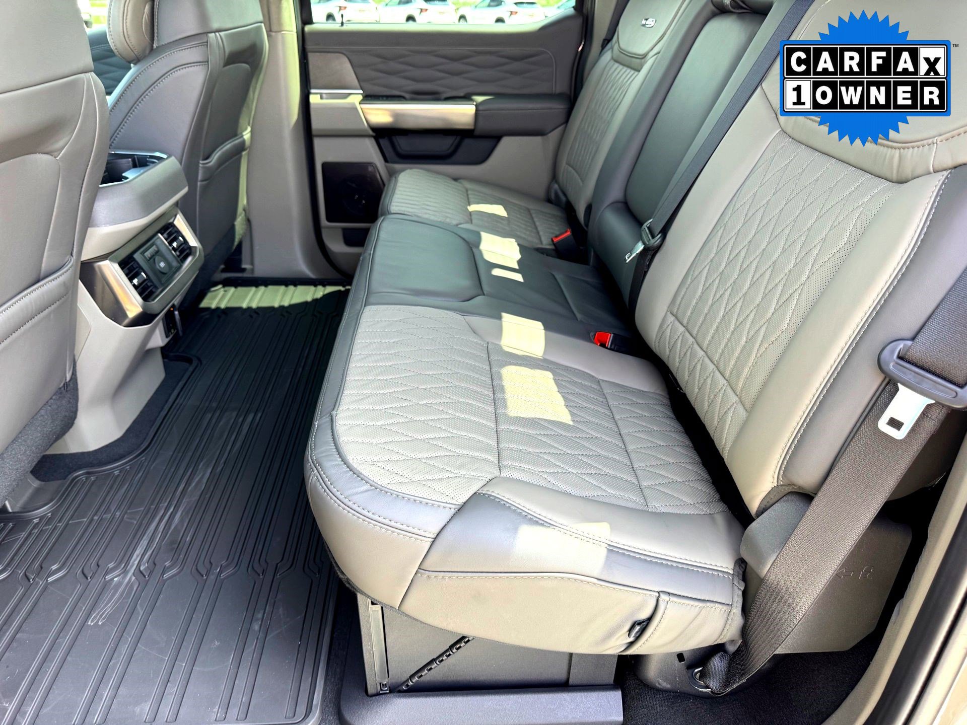 Used 2026 Ford F250 Platinum w/ Platinum Plus Package image 19