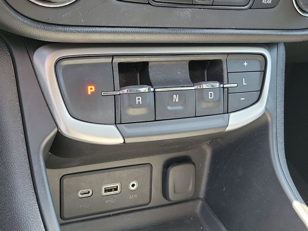 Used 2023 GMC Terrain SLE w/ Driver Convenience Package FWD image 15