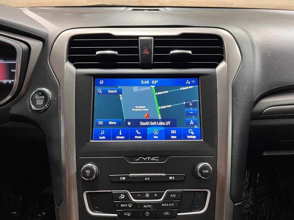 Used 2020 Ford Fusion SE FWD image 14