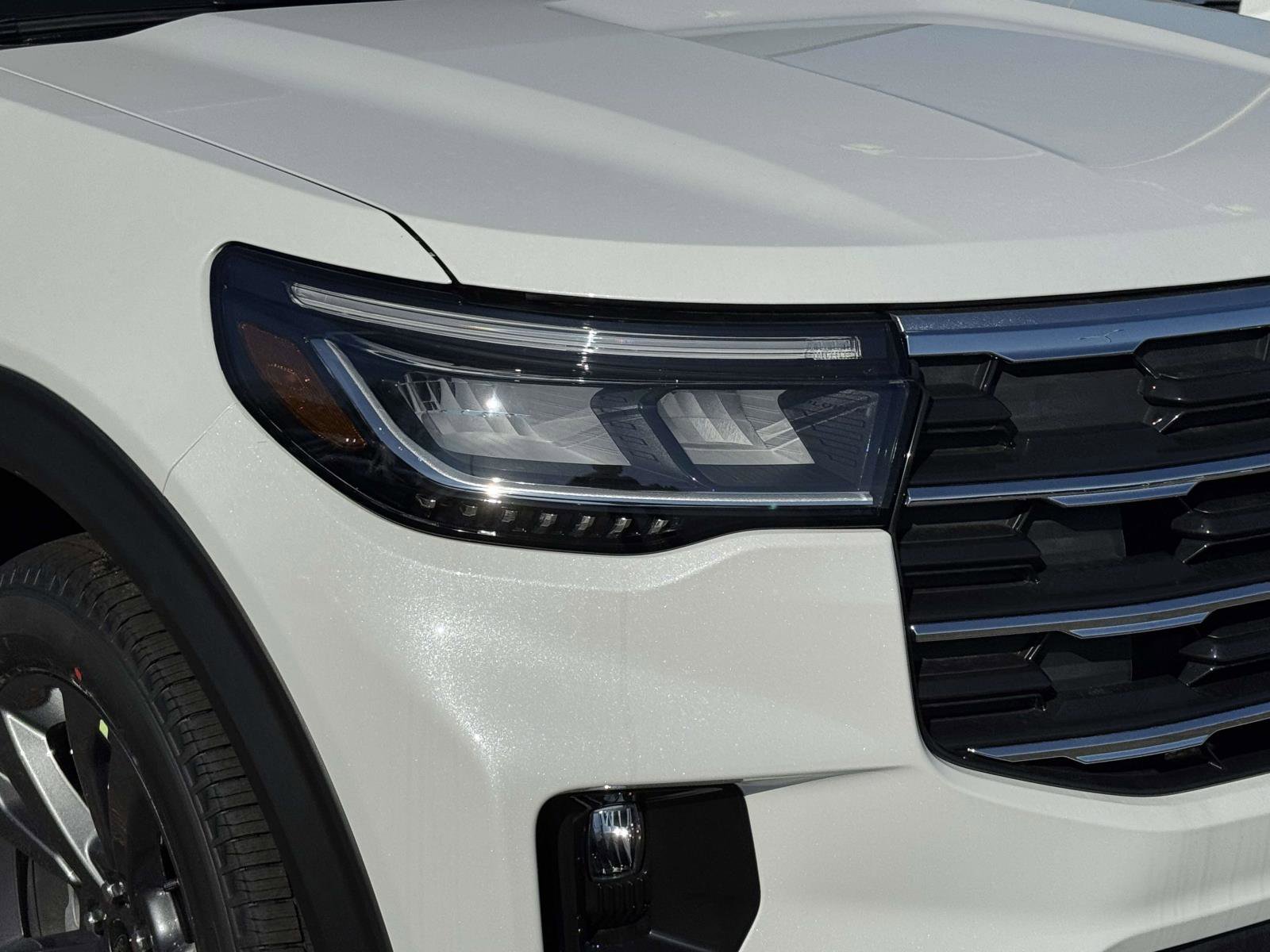 New 2026 Ford Explorer Active w/ Active Comfort Package AWD/4WD image 8