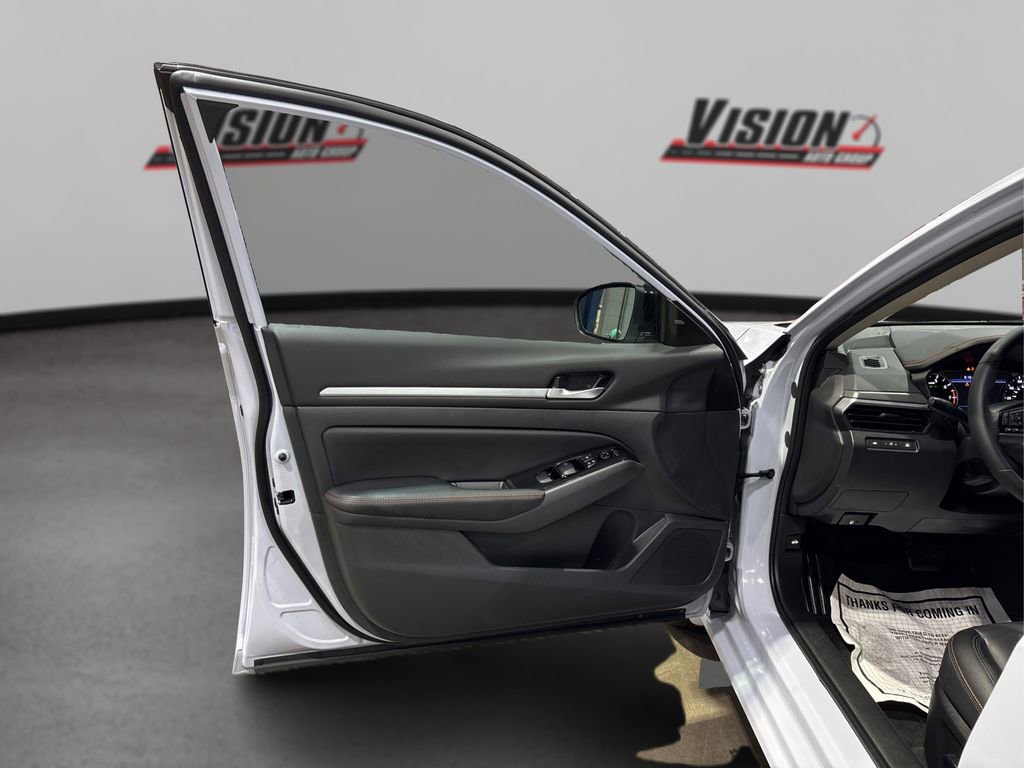 Used 2025 Nissan Altima 2.5 SR image 22