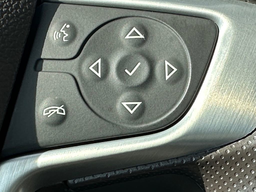 Used 2022 GMC Acadia SLE image 20