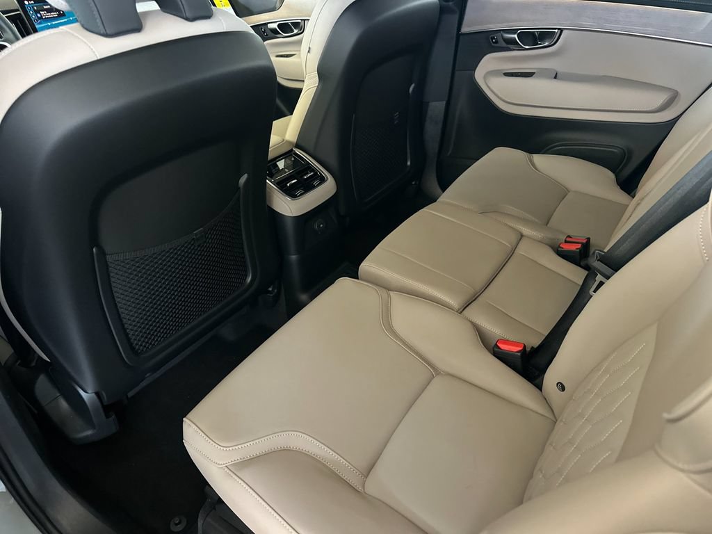 New 2026 Volvo XC90 T8 Plus AWD/4WD image 11