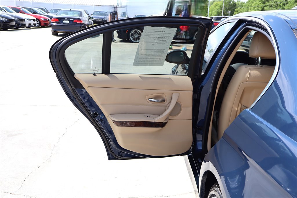 Used 2006 BMW 330xi Sedan AWD/4WD image 30
