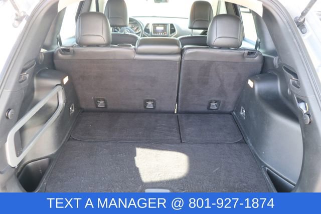 Used 2016 Jeep Cherokee Limited image 12