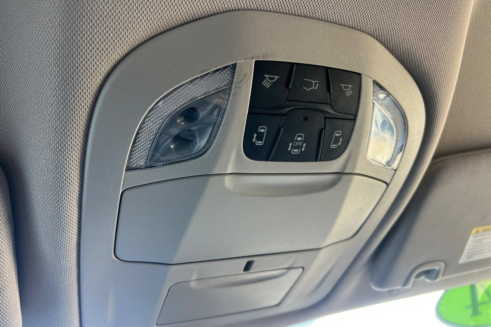 Used 2024 Chrysler Pacifica Touring-L FWD image 25