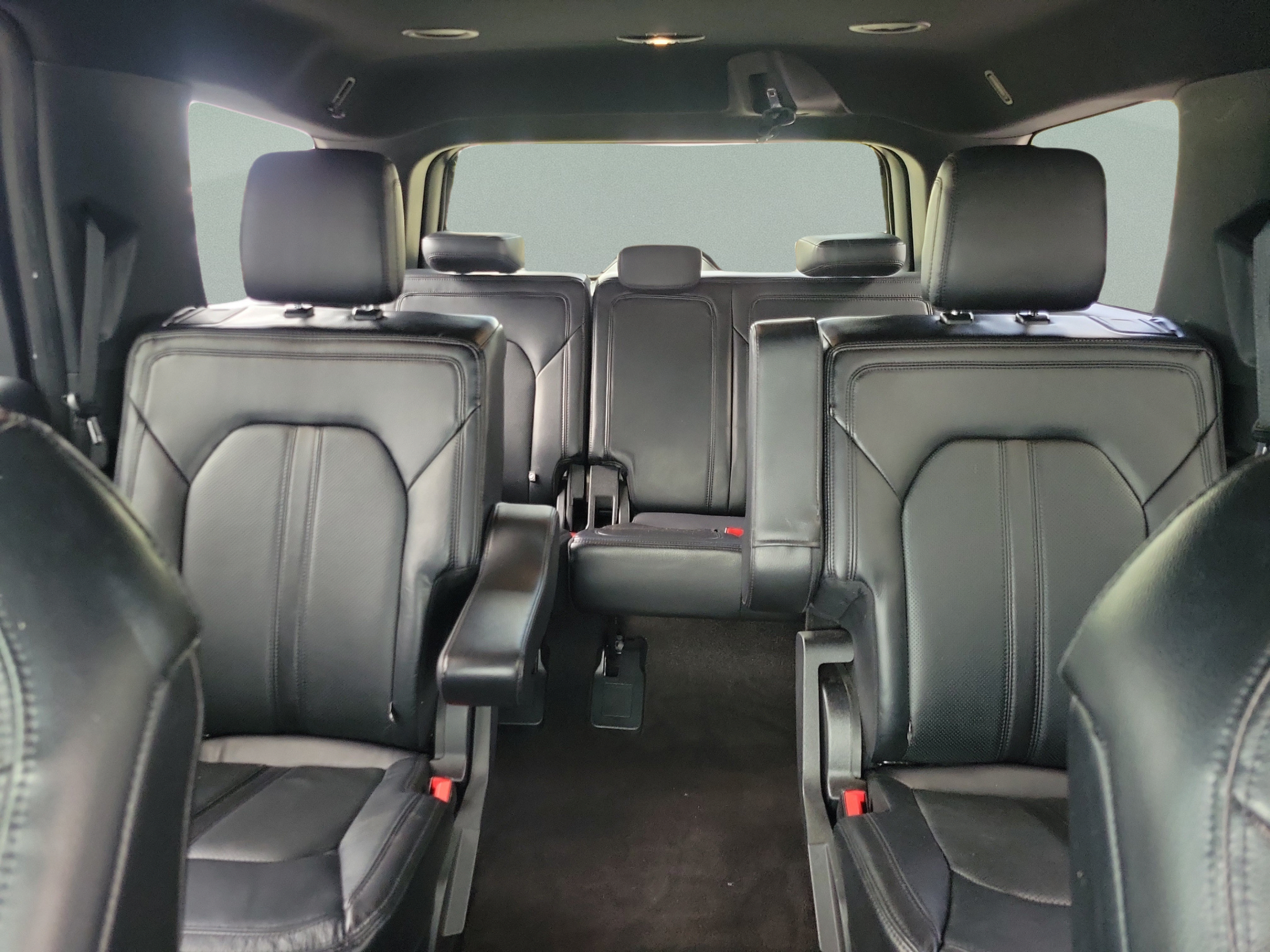 Used 2020 Ford Expedition Limited w/ Equipment Group 302A RWD image 9