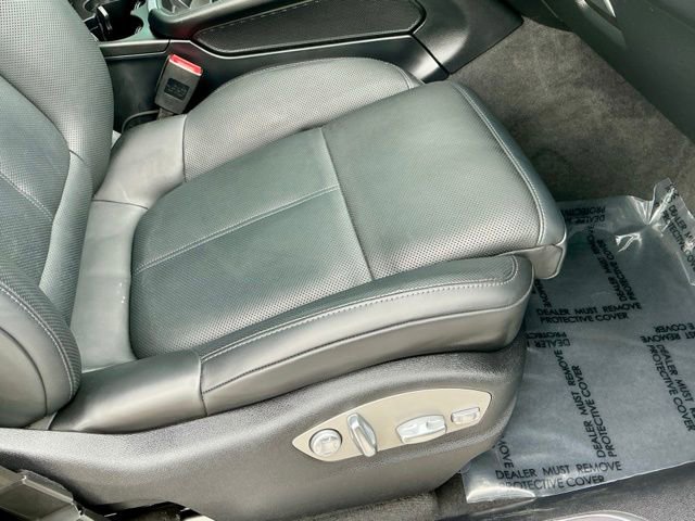 Used 2023 Porsche Macan AWD/4WD image 18