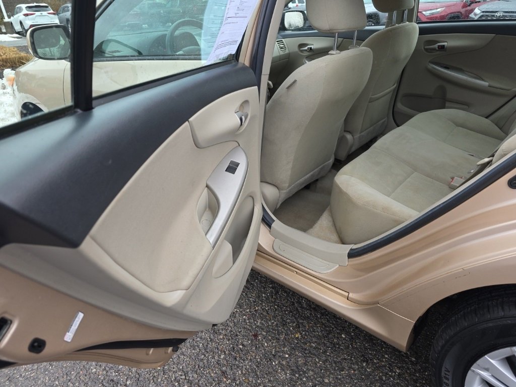 Used 2012 Toyota Corolla LE image 11