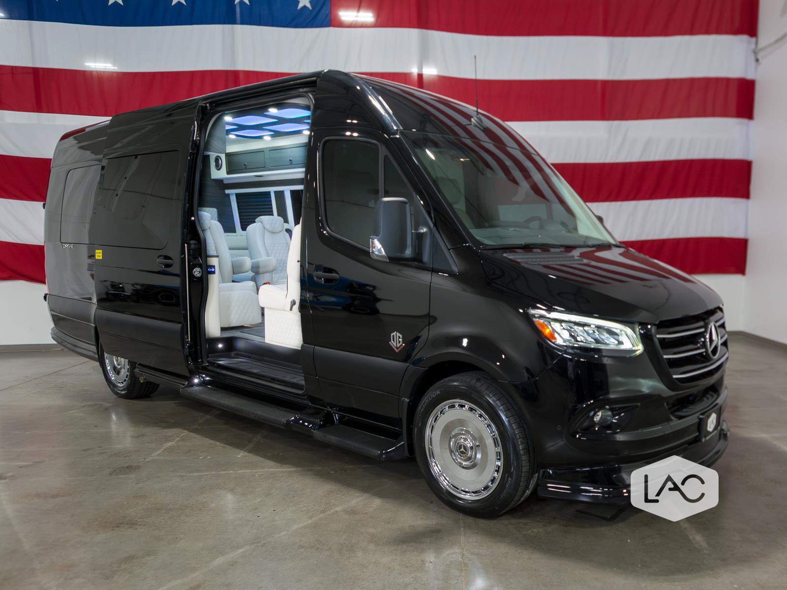 Used 2024 Mercedes-Benz Sprinter 3500 image 2