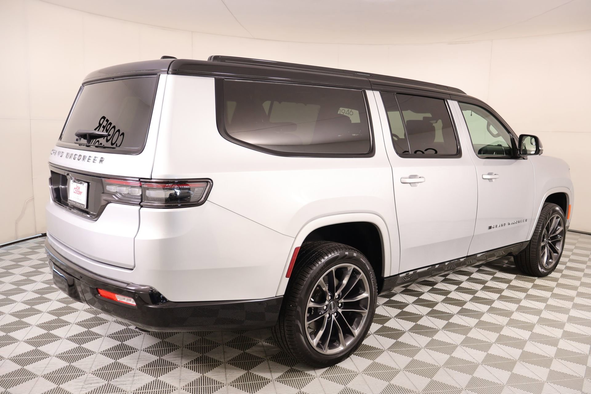 Used 2024 Jeep Grand Wagoneer L Series III w/ Rear Seat Video Group 1 image 24