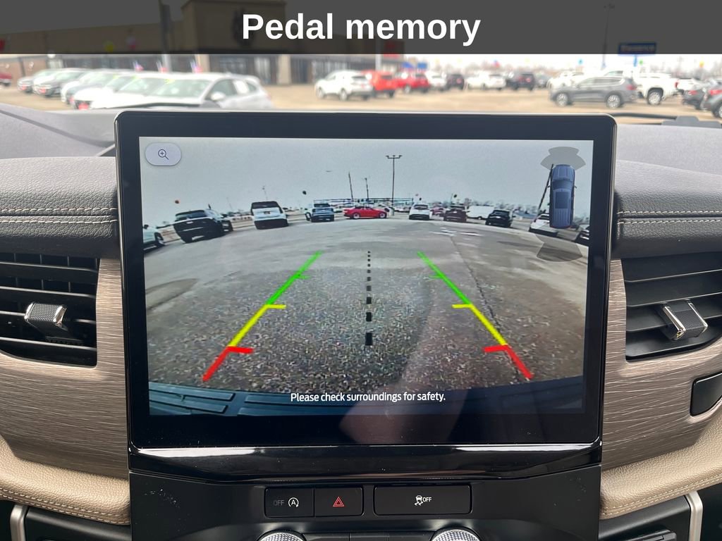 Used 2024 Ford Expedition Limited image 18