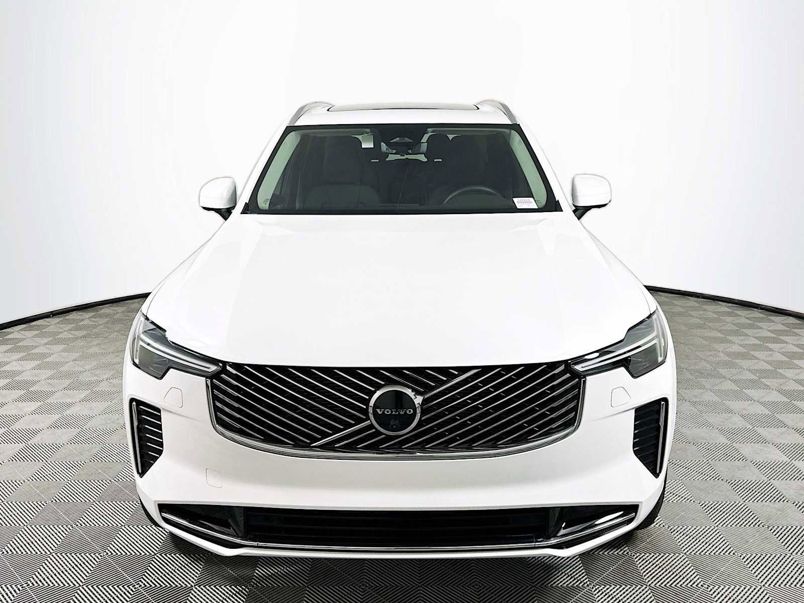 Used 2025 Volvo XC90 B6 Plus w/ Protection Package Premier image 2