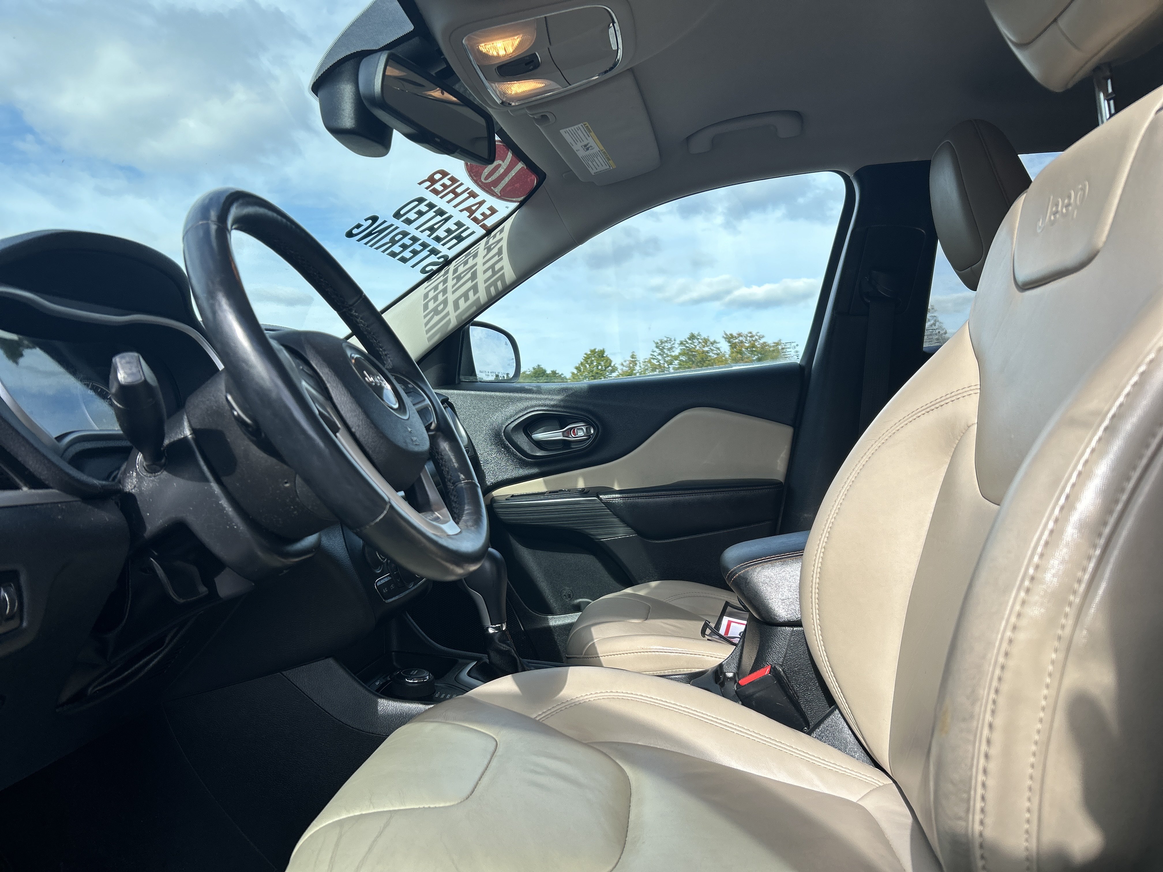 Used 2016 Jeep Cherokee Limited AWD/4WD image 11