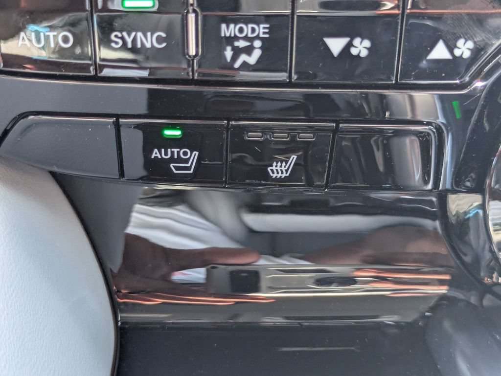 Used 2026 Acura MDX w/ Technology Package FWD image 24