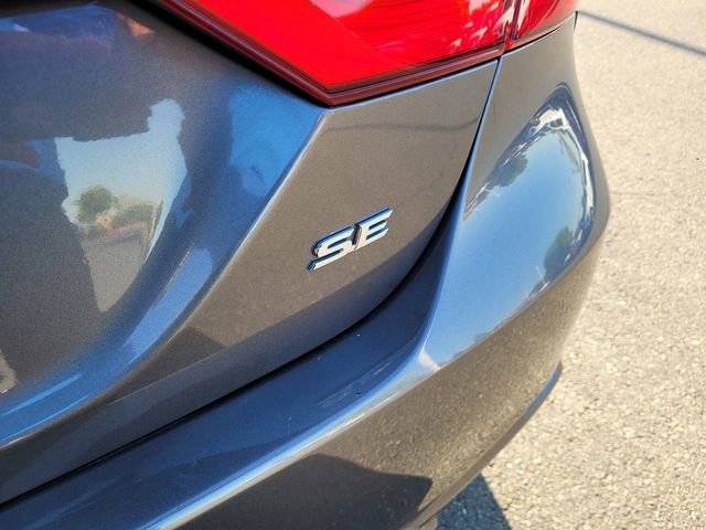 Used 2018 Toyota Camry SE FWD image 6