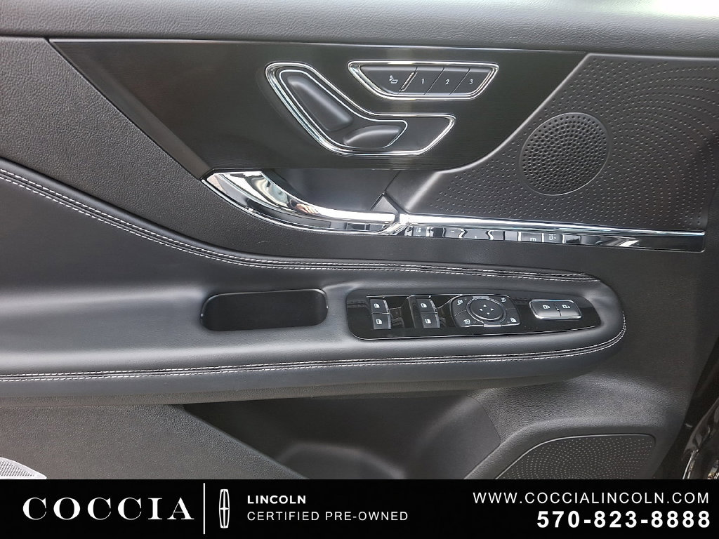 Certified 2024 Lincoln Corsair AWD image 12
