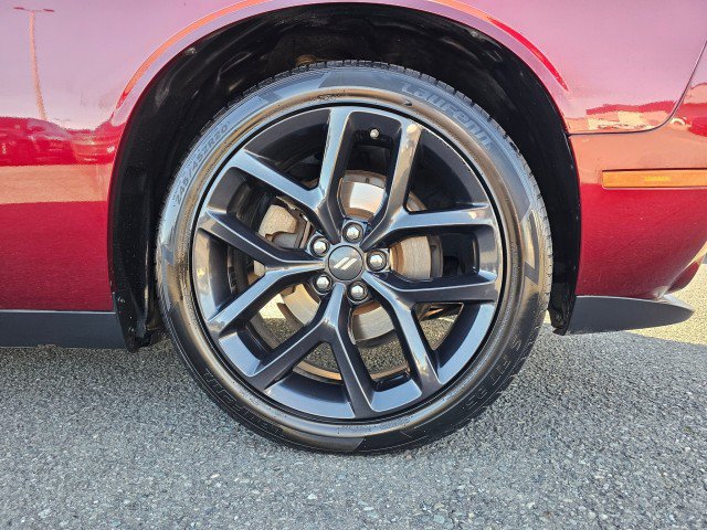 Used 2022 Dodge Challenger SXT RWD image 9