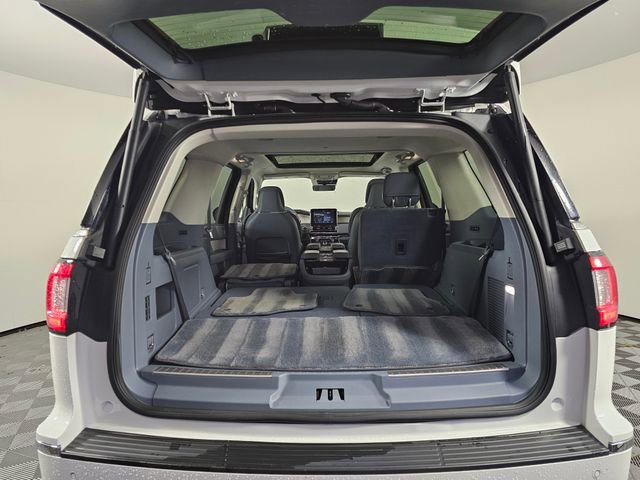 Used 2020 Lincoln Navigator Black Label w/ Cargo Convenience Package image 19