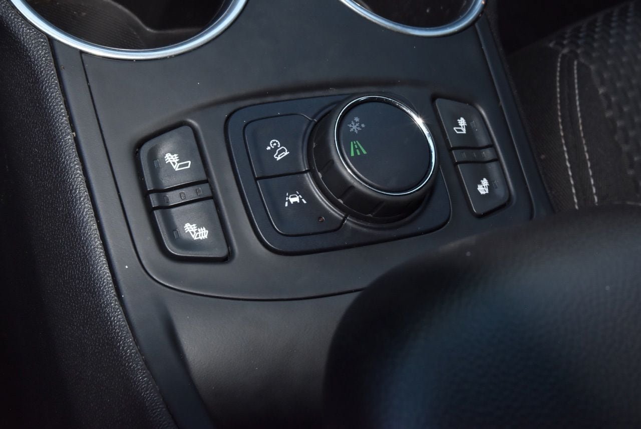 Used 2022 GMC Terrain SLE w/ Driver Convenience Package FWD image 30