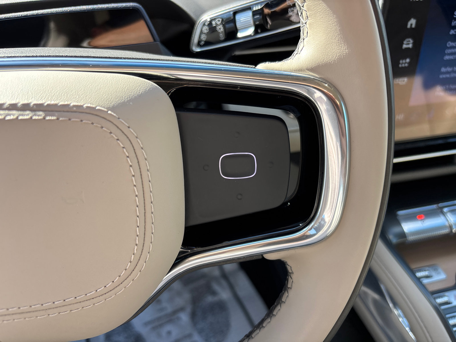 Certified 2024 Lincoln Nautilus Reserve AWD/4WD image 18