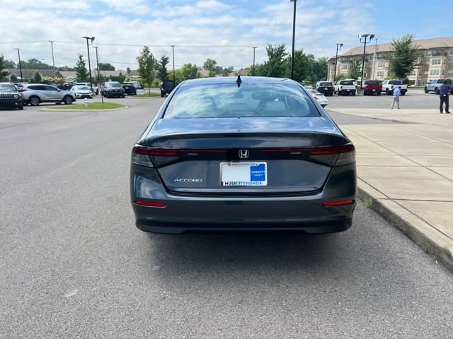 New 2025 Honda Accord SE image 3