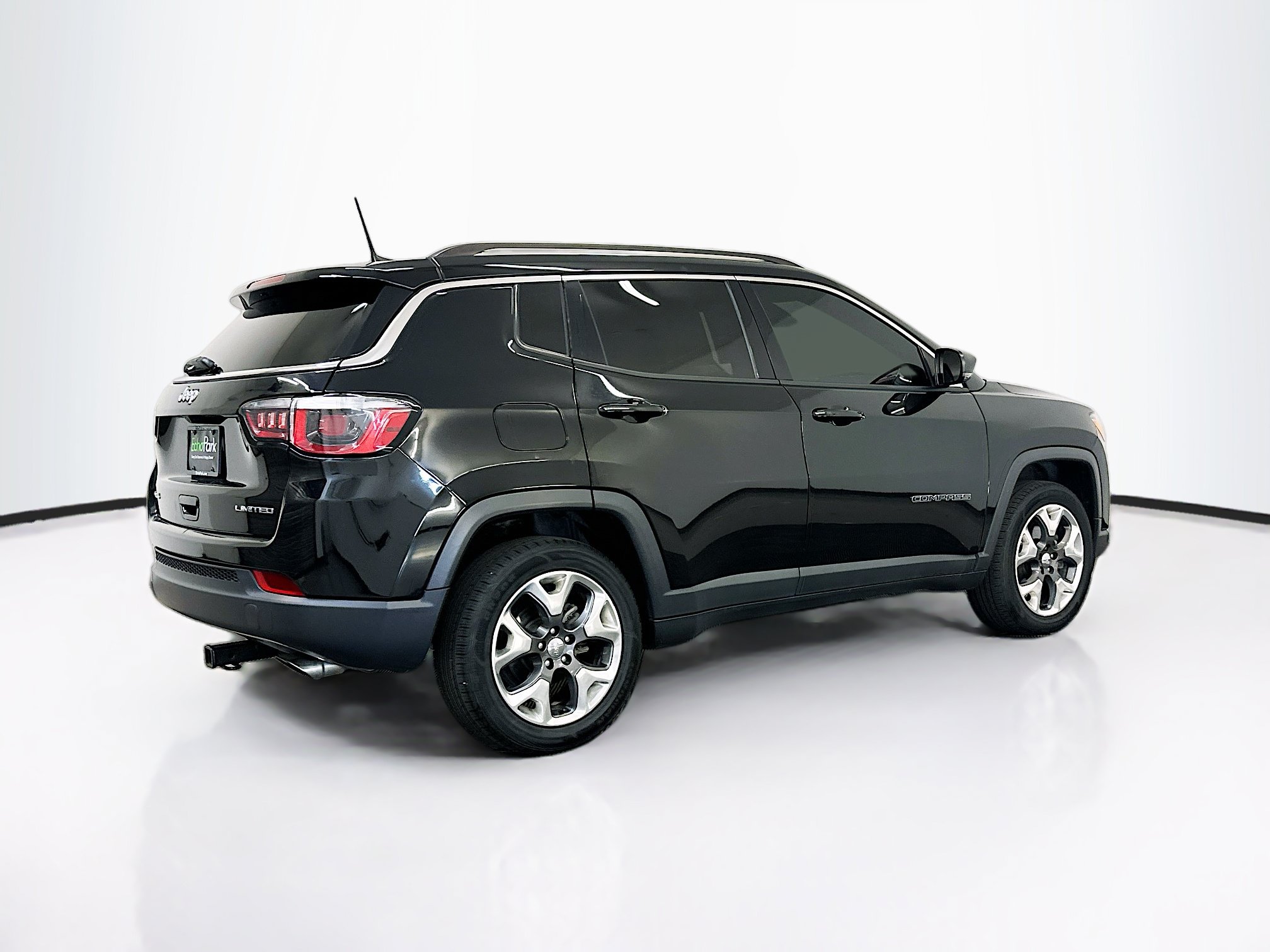 Used 2018 Jeep Compass Limited AWD/4WD image 9