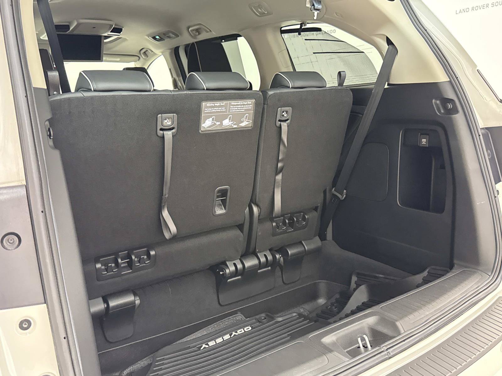 Used 2025 Honda Odyssey Elite image 9