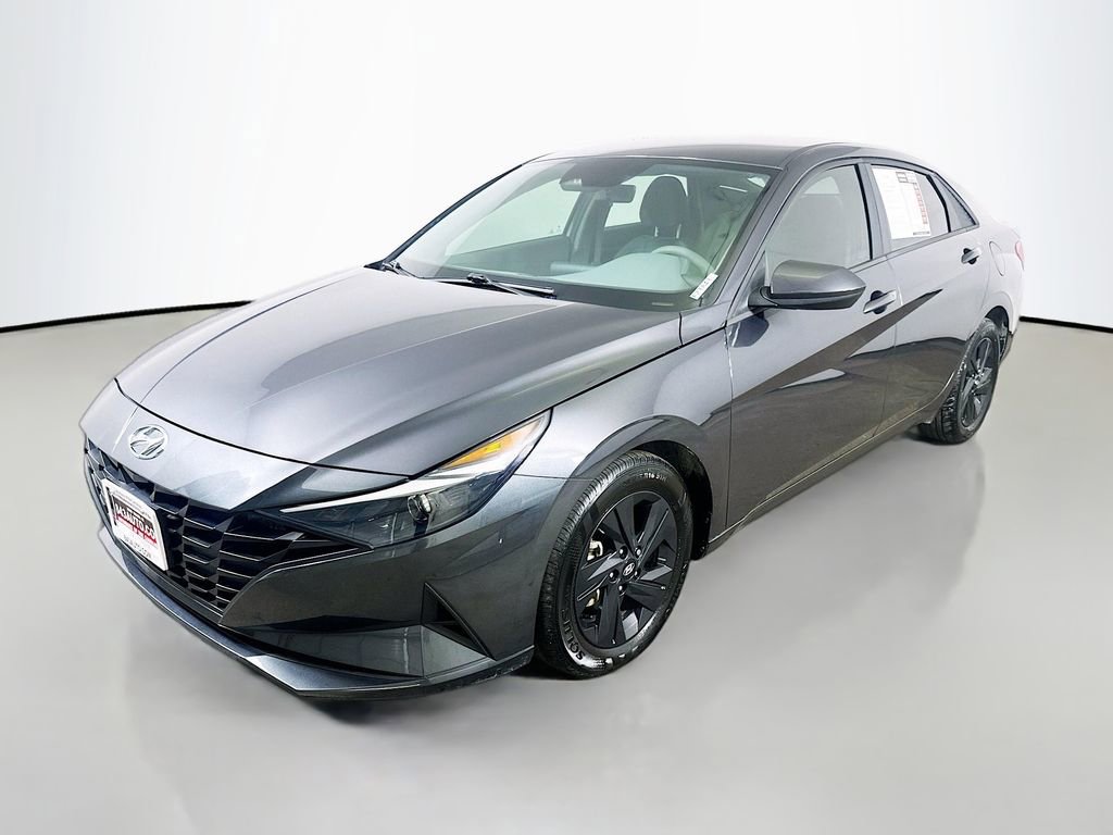 Used 2023 Hyundai Elantra SEL w/ Cargo Package video 3
