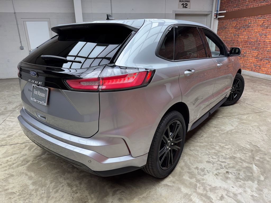 Certified 2023 Ford Edge ST-Line AWD/4WD image 5