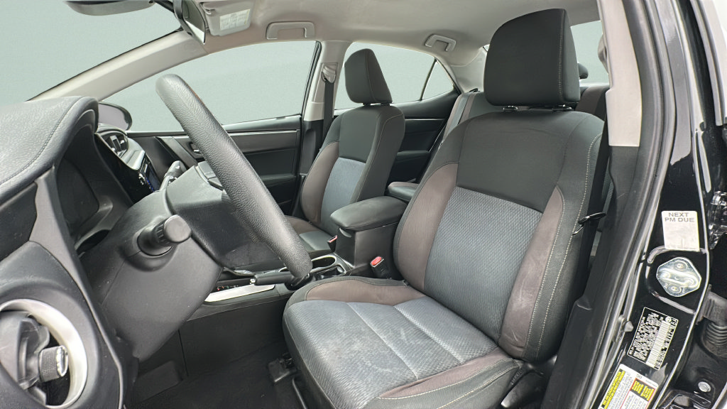 Used 2017 Toyota Corolla LE FWD image 12