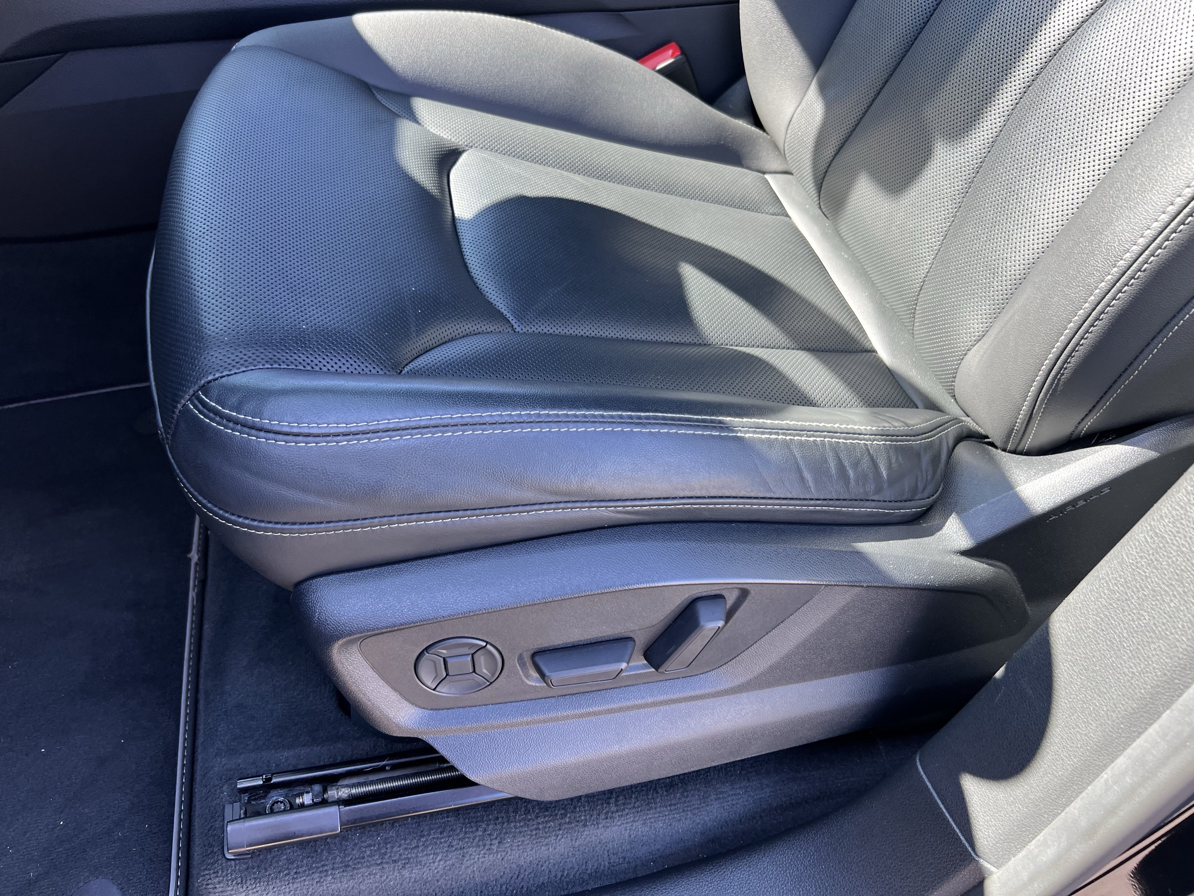 Used 2019 Audi Q8 Premium Plus AWD/4WD image 18