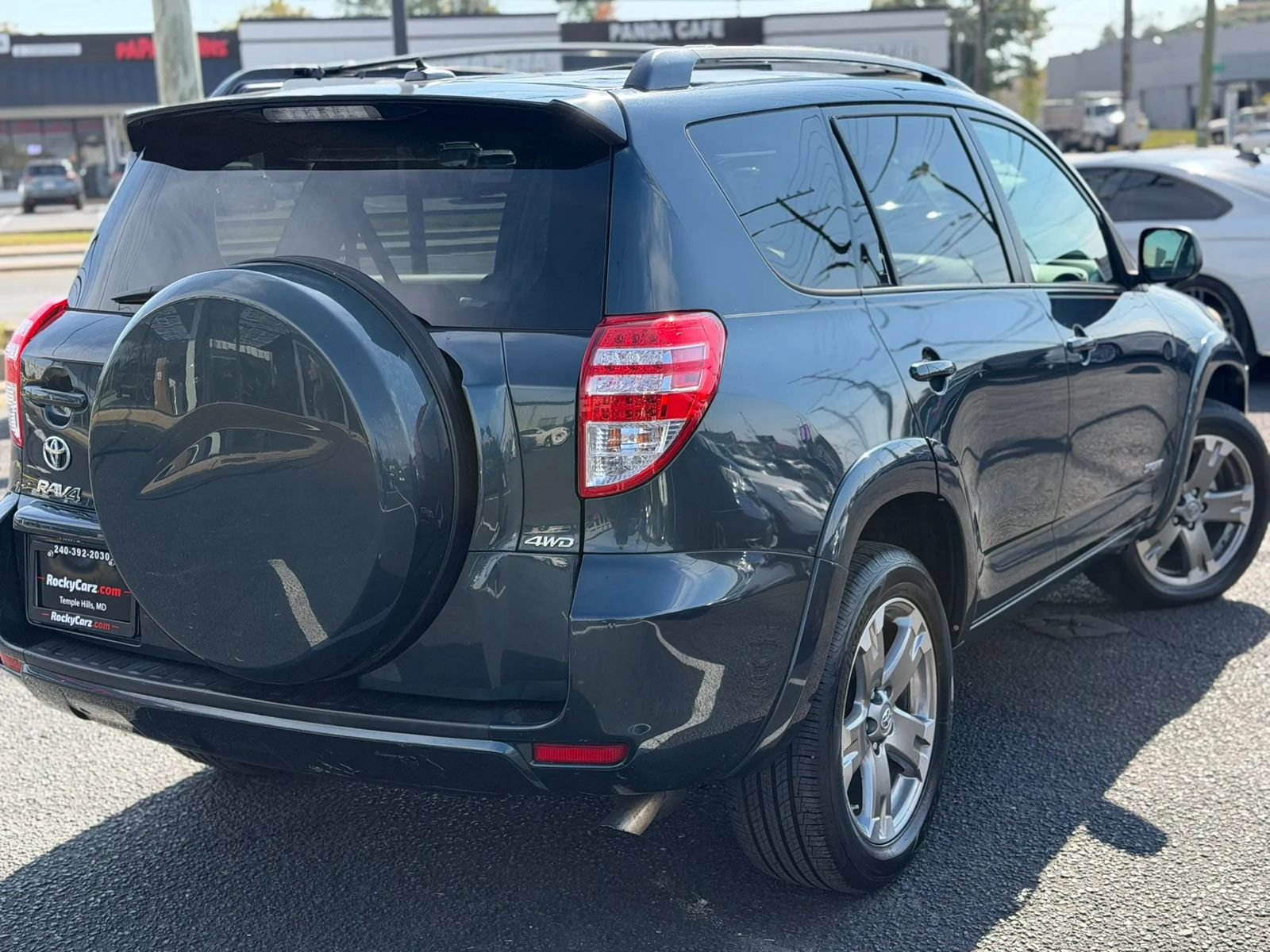 Used 2011 Toyota RAV4 Sport w/ Sport Extra Value Pkg AWD/4WD image 6