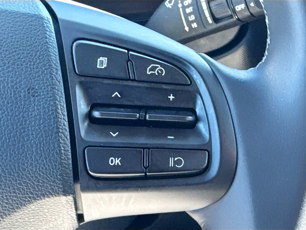 Used 2025 Hyundai Venue SEL image 10