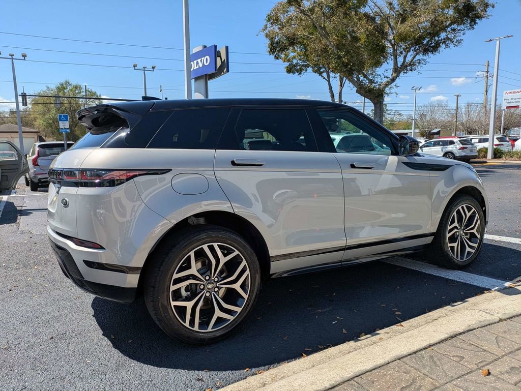 Used 2022 Land Rover Range Rover Evoque R-Dynamic S image 6