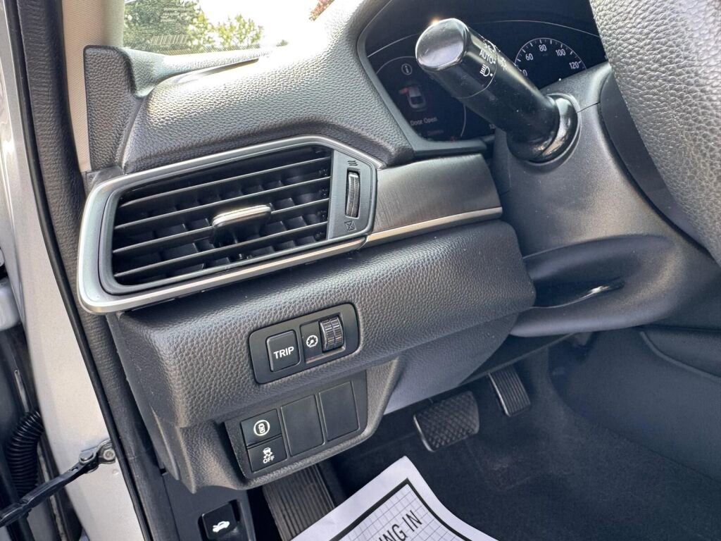 Used 2018 Honda Accord LX image 17
