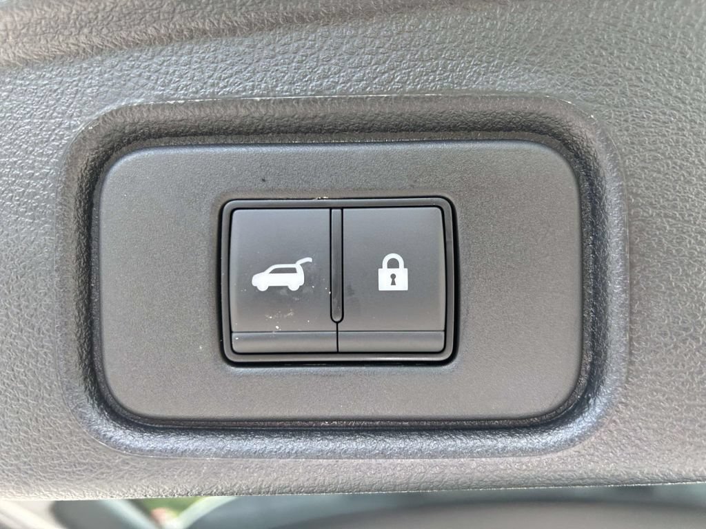 Used 2024 Nissan Pathfinder Platinum w/ Cargo Package FWD image 10